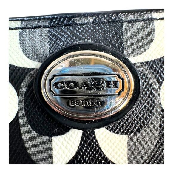Coach Signature Black & White Accordion Wallet w/ Logo Clasp Multiple Card READ - Picture 3 of 8